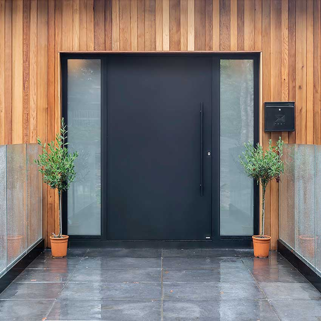 7_door_1080x1080