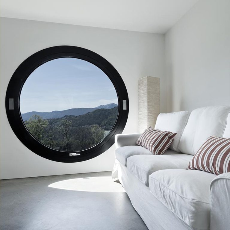 window11_round_porthole_1080x1080
